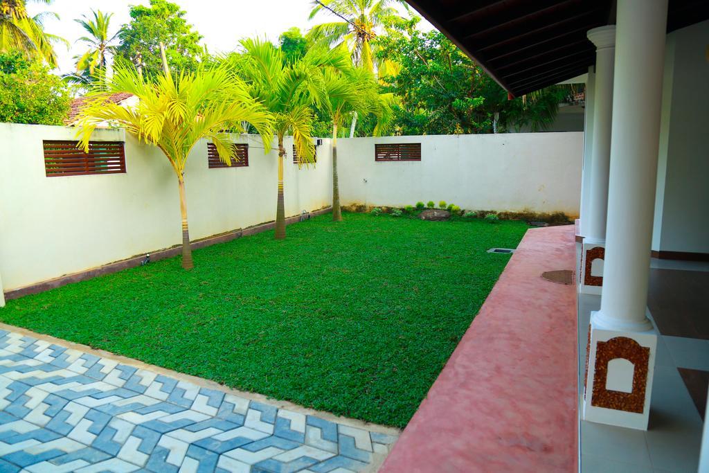 4 S Villa Tangalle Exteriér fotografie